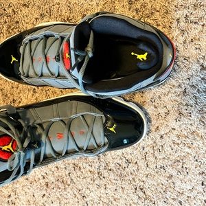 Jordan 6 rings size 15 gray and black worn twice in great condition